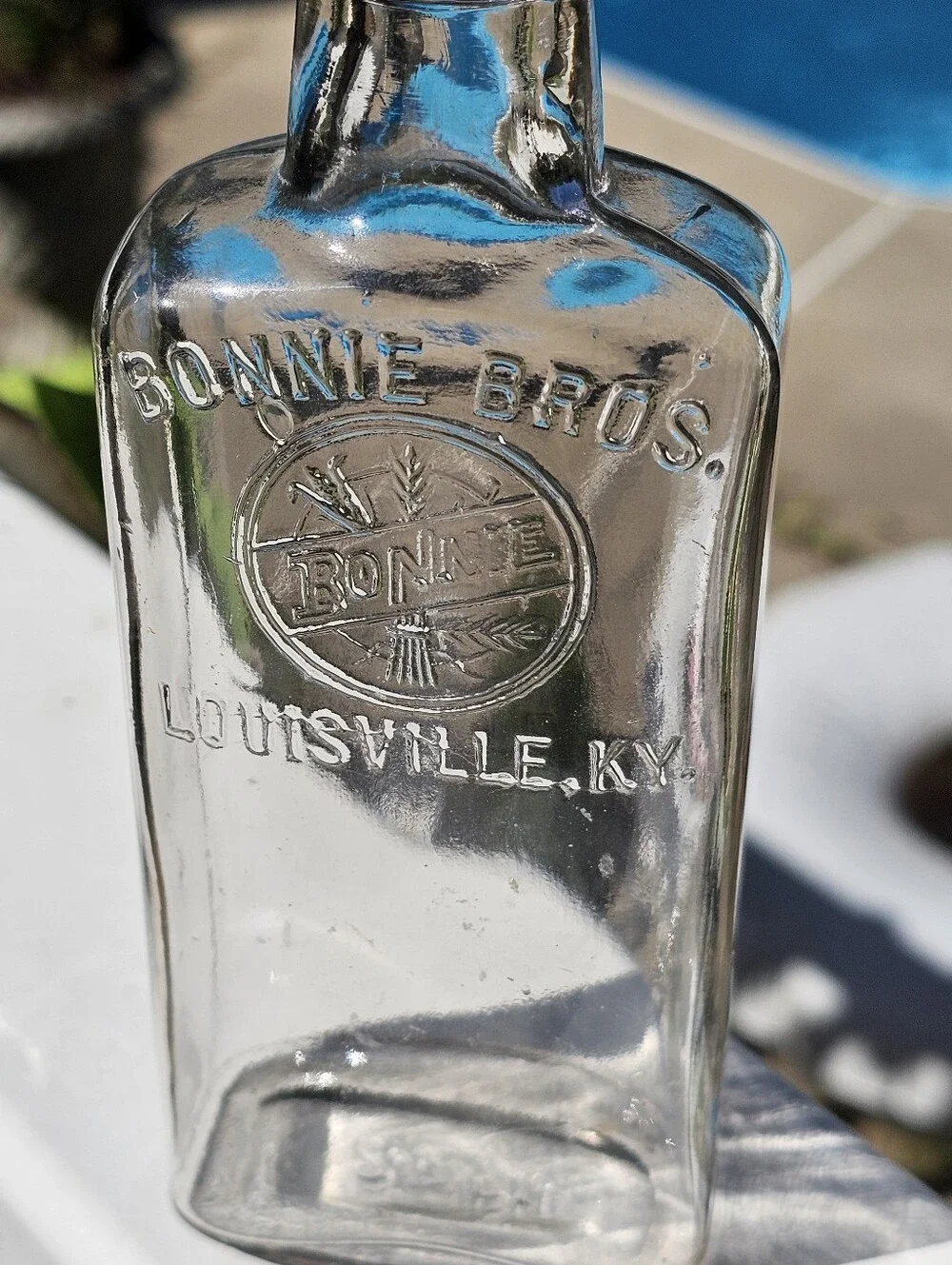 Antique Bonnie Bros Louisville KY Glass Whiskey Flask Pre Prohibition Mold 1022